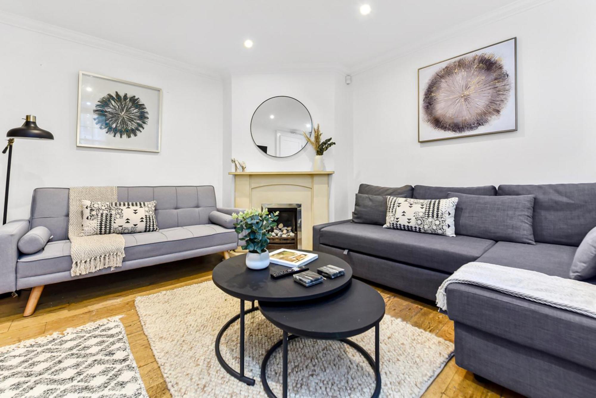 Piccadilly House! Villa Лондон Екстериор снимка