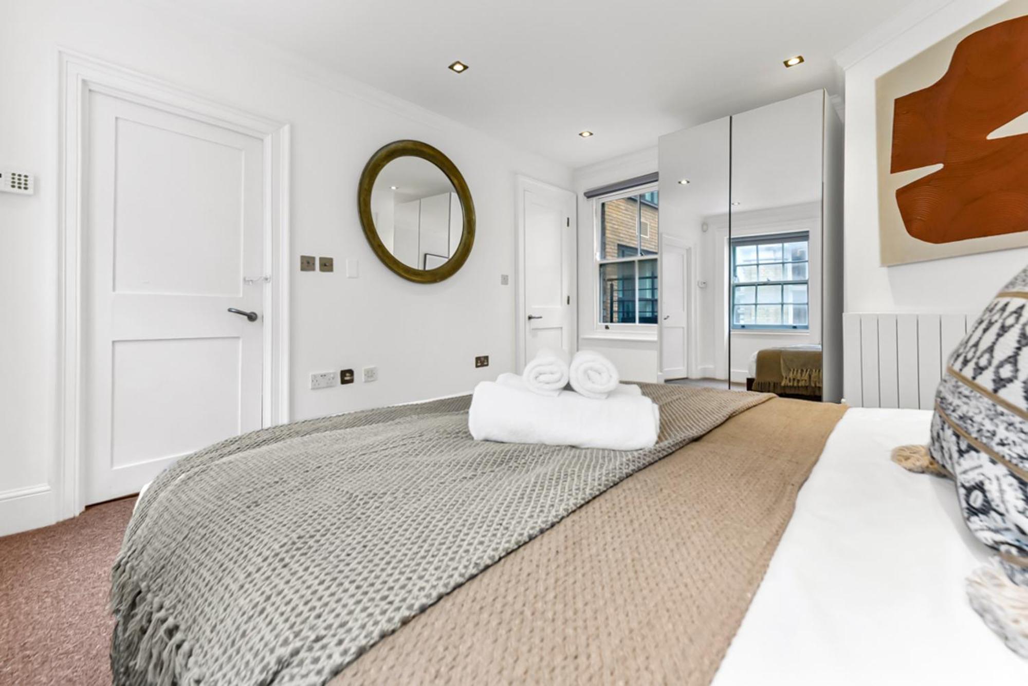 Piccadilly House! Villa Лондон Екстериор снимка